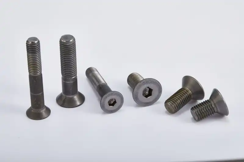 Montage und Wartung von Hammerkopfschrauben